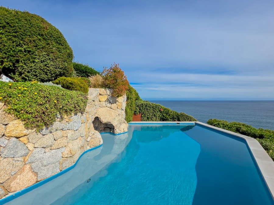 To Let 7 Bedroom Property for Rent in Bantry Bay Western Cape